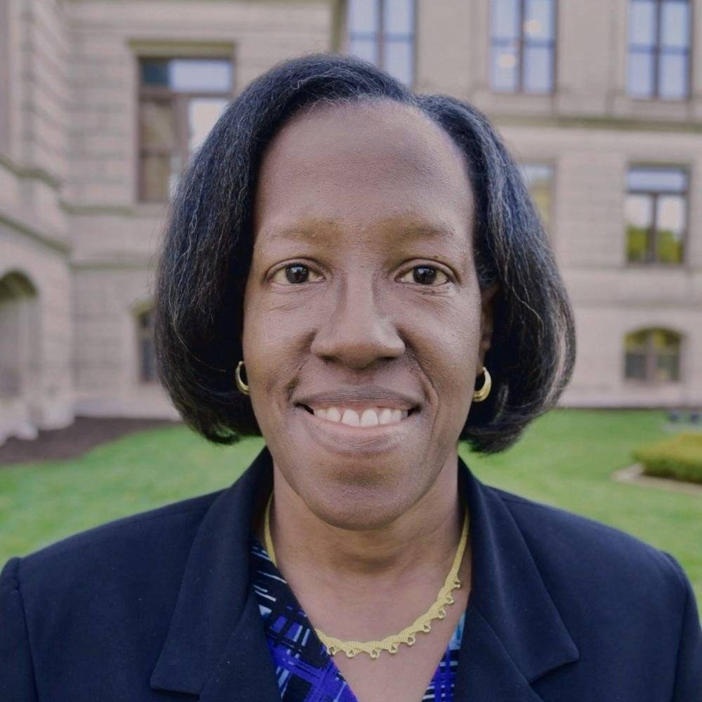 Photo of Bobbie Davis